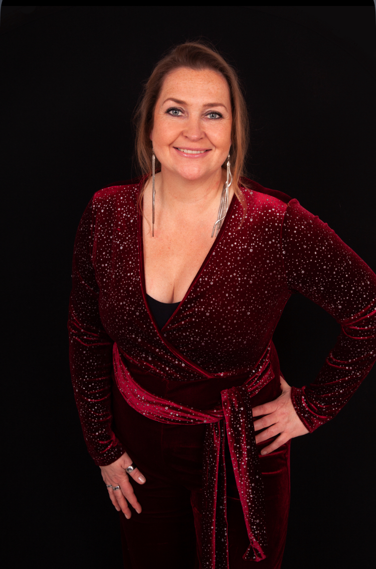 Yvette staand